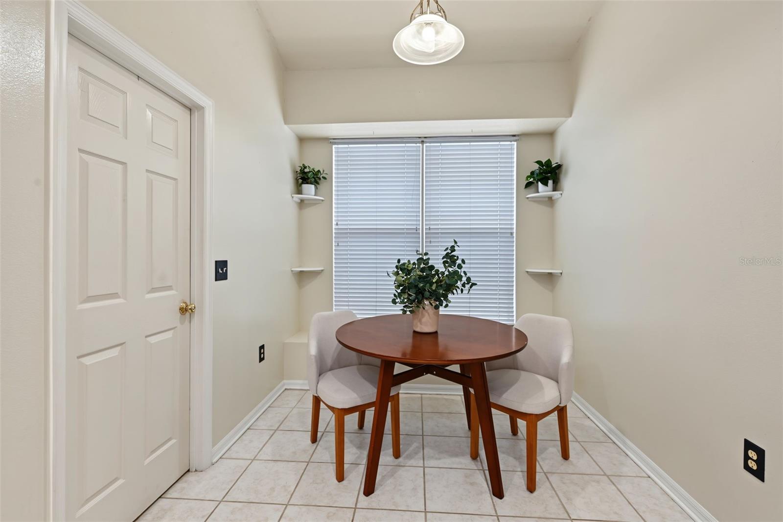 3907 LOCKRIDGE DR — photo 14