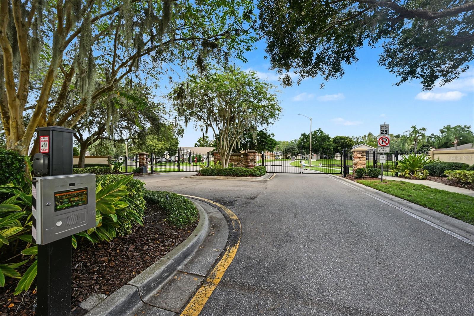 3907 LOCKRIDGE DR — photo 45