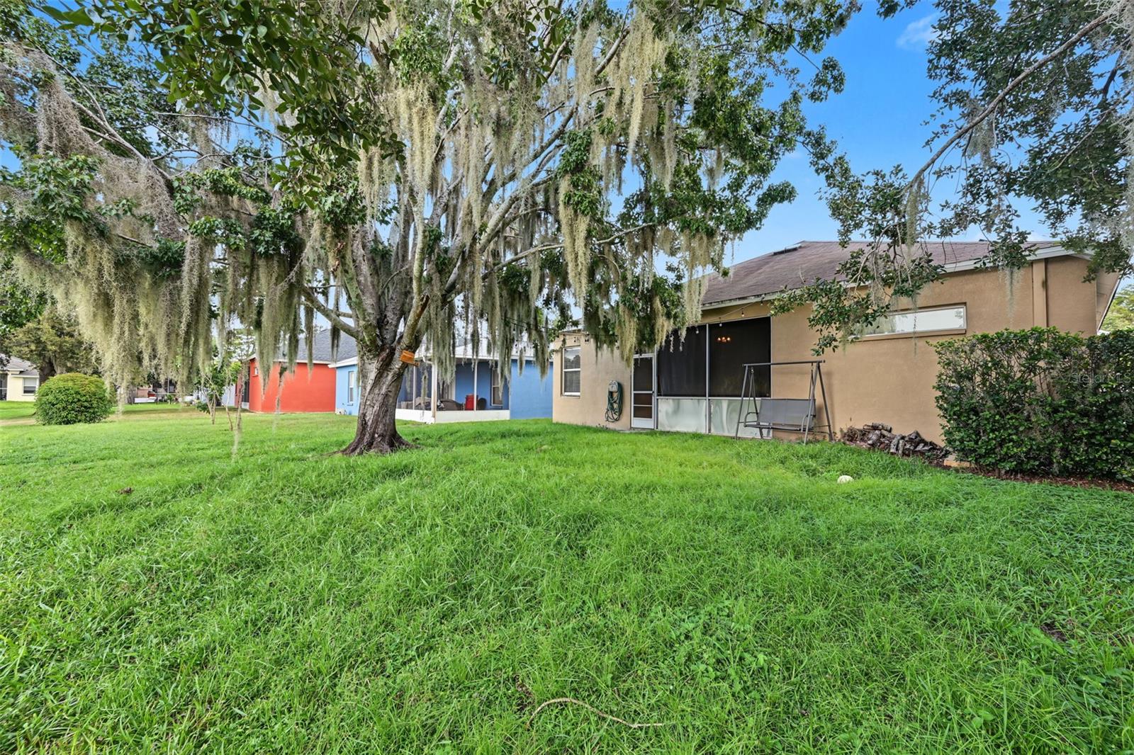 3907 LOCKRIDGE DR — photo 42