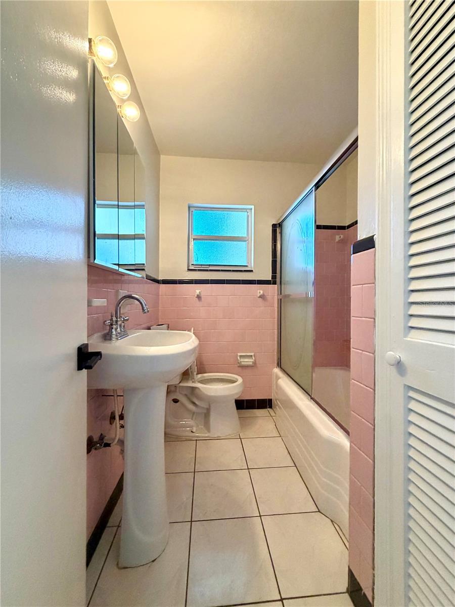 2119 W HENRY AVE — photo 16