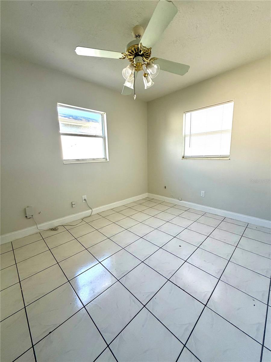 2119 W HENRY AVE — photo 14