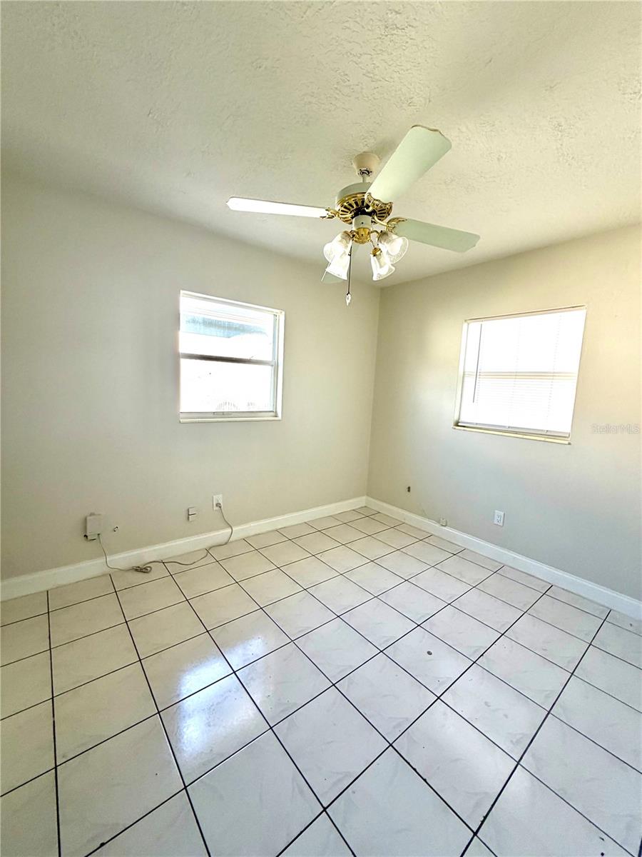 2119 W HENRY AVE — photo 13