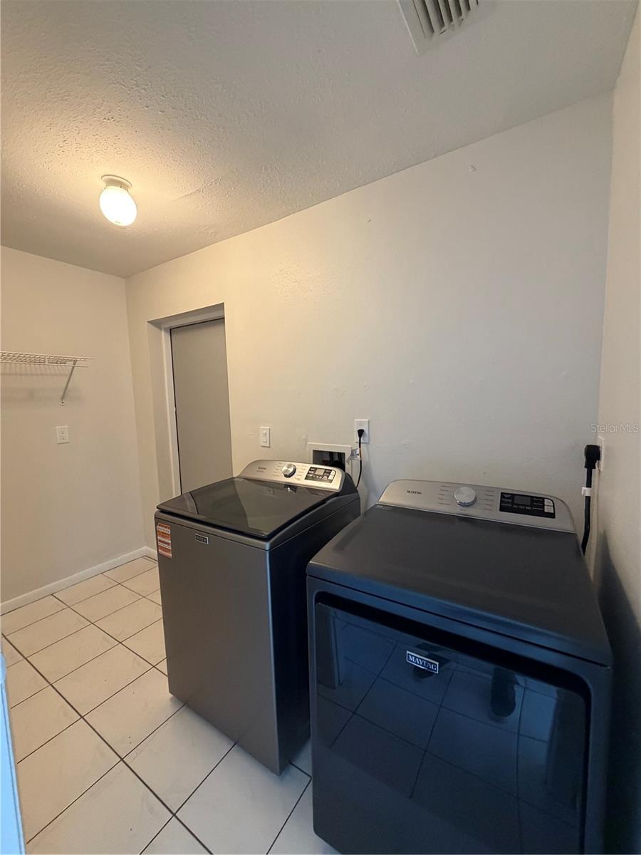 2119 W HENRY AVE — photo 19