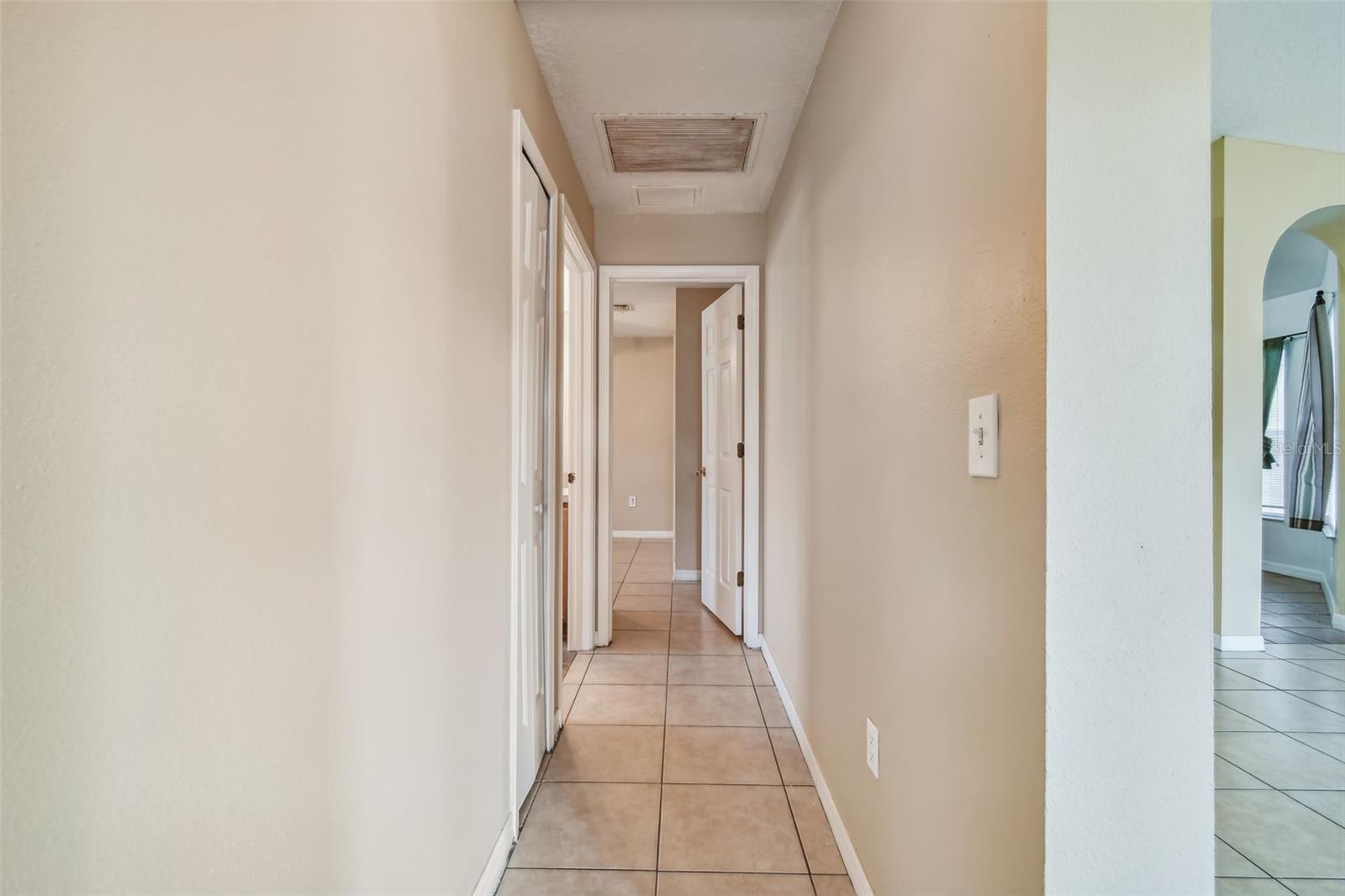 7956 CARRIAGE POINTE DR — photo 9