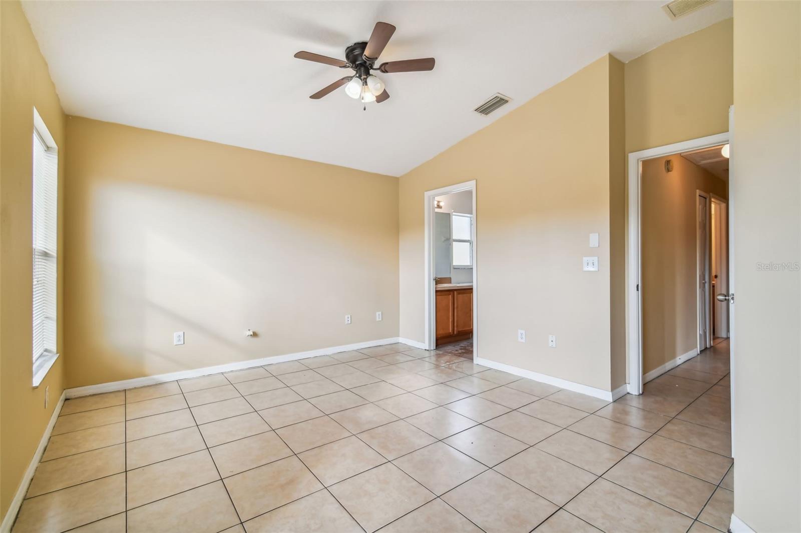 7956 CARRIAGE POINTE DR — photo 6