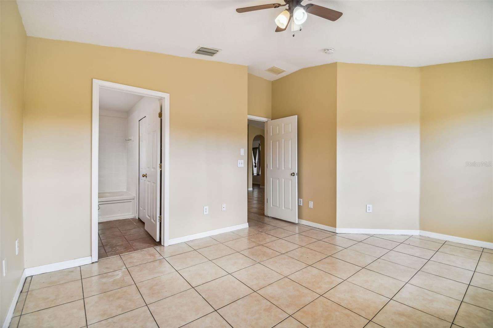 7956 CARRIAGE POINTE DR — photo 7