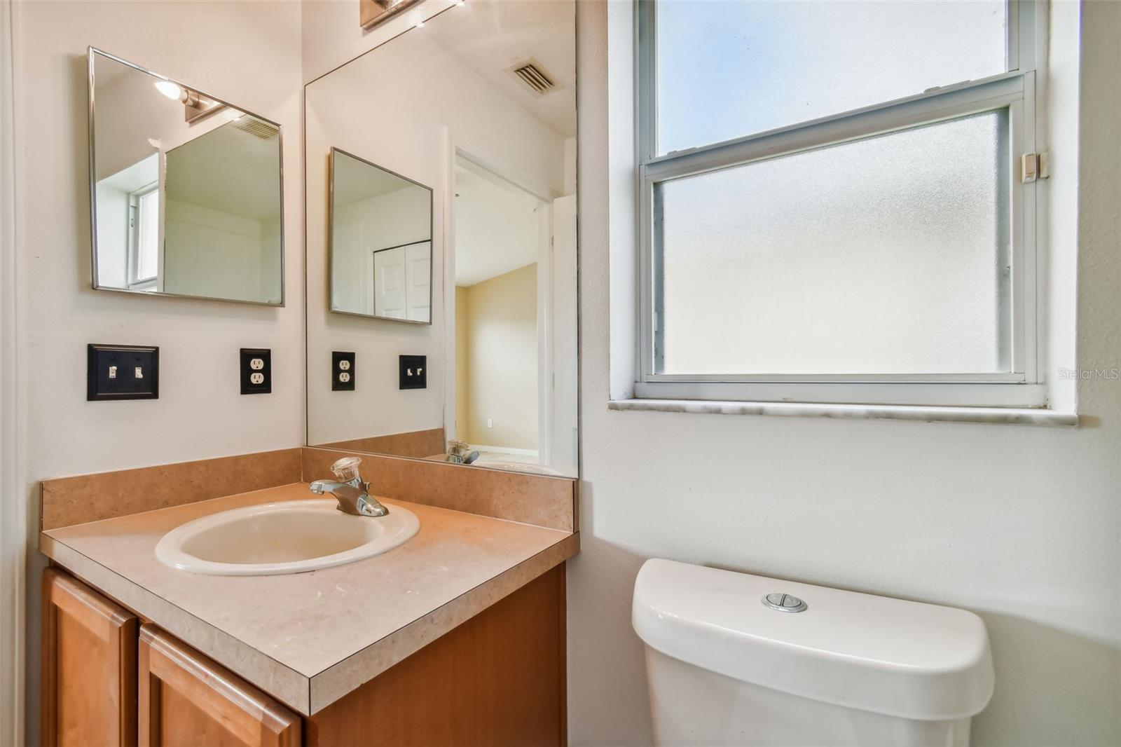 7956 CARRIAGE POINTE DR — photo 16