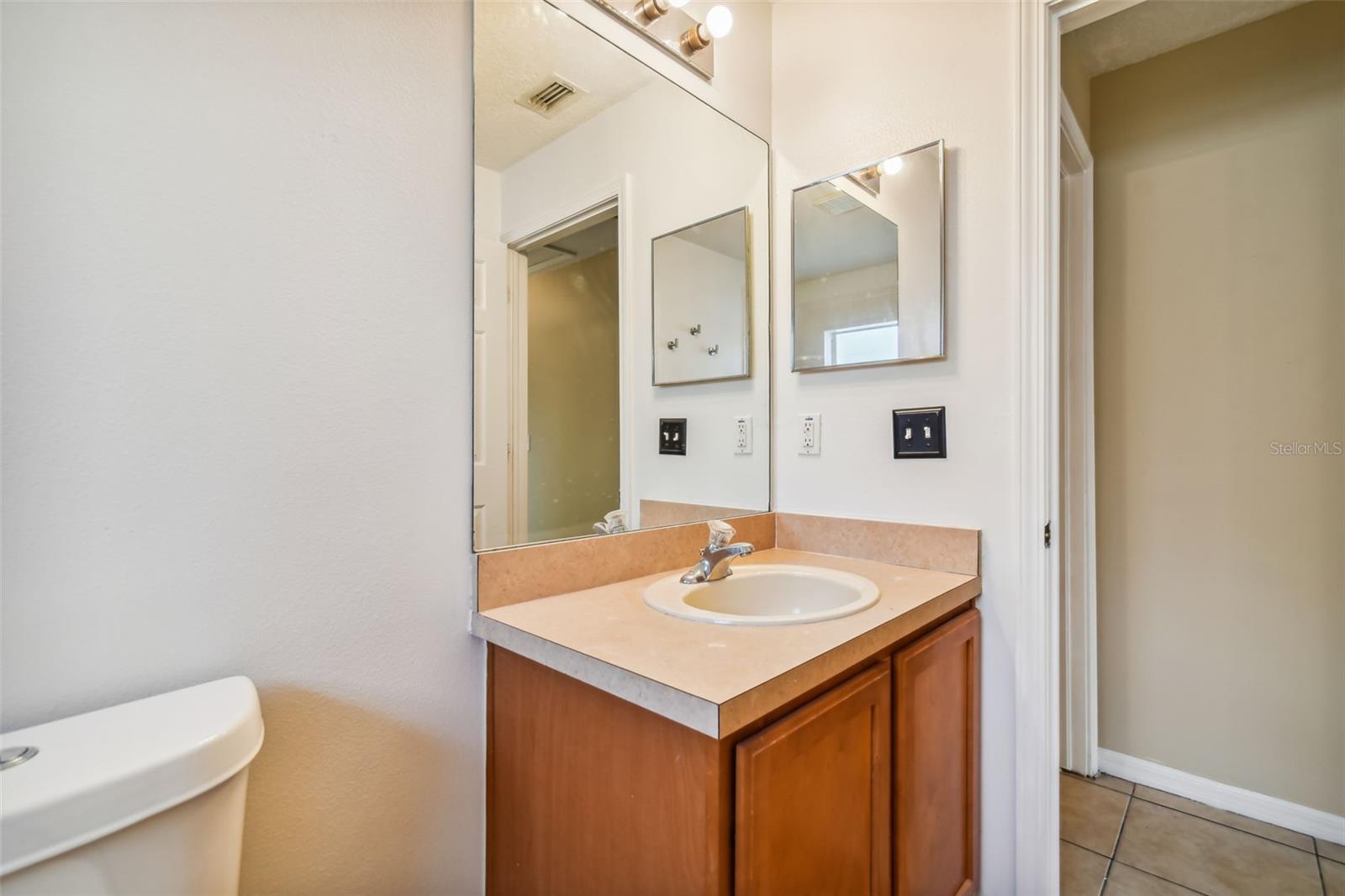7956 CARRIAGE POINTE DR — photo 18