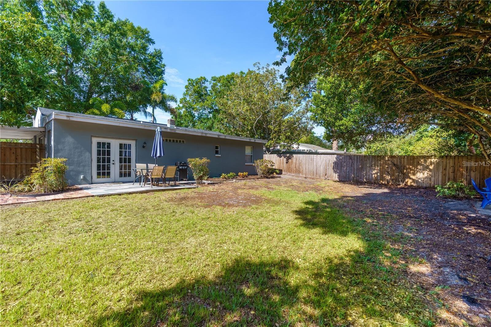 3005 W HELEN AVE — photo 31