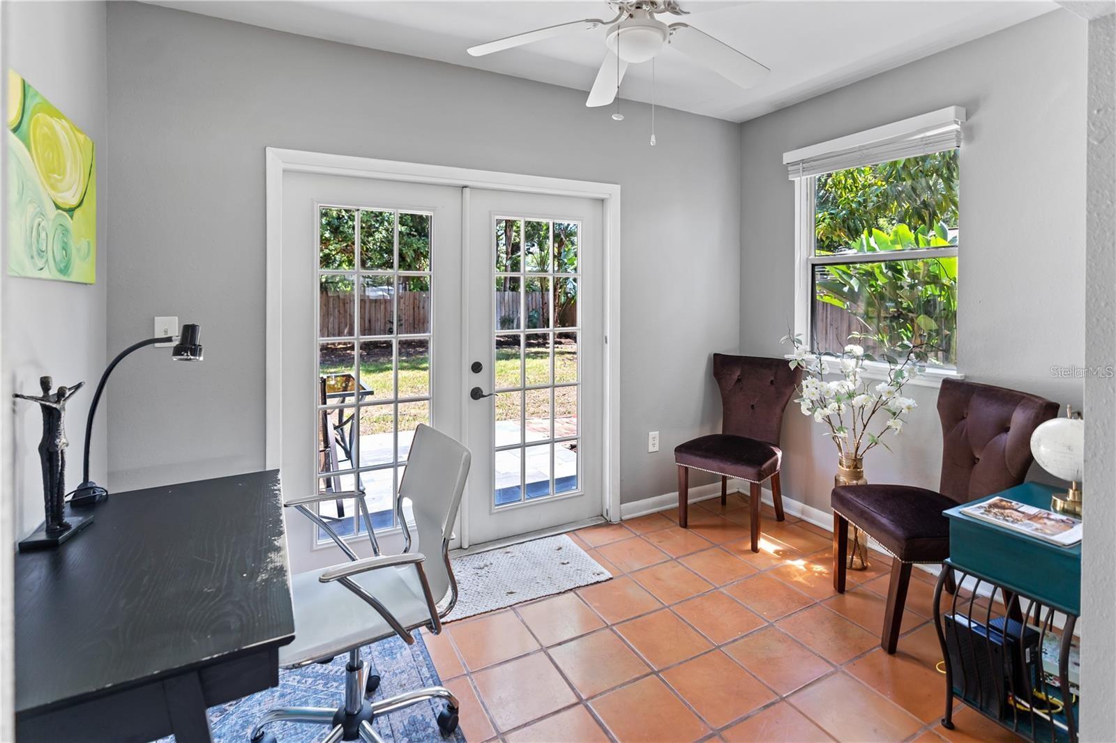 3005 W HELEN AVE — photo 18