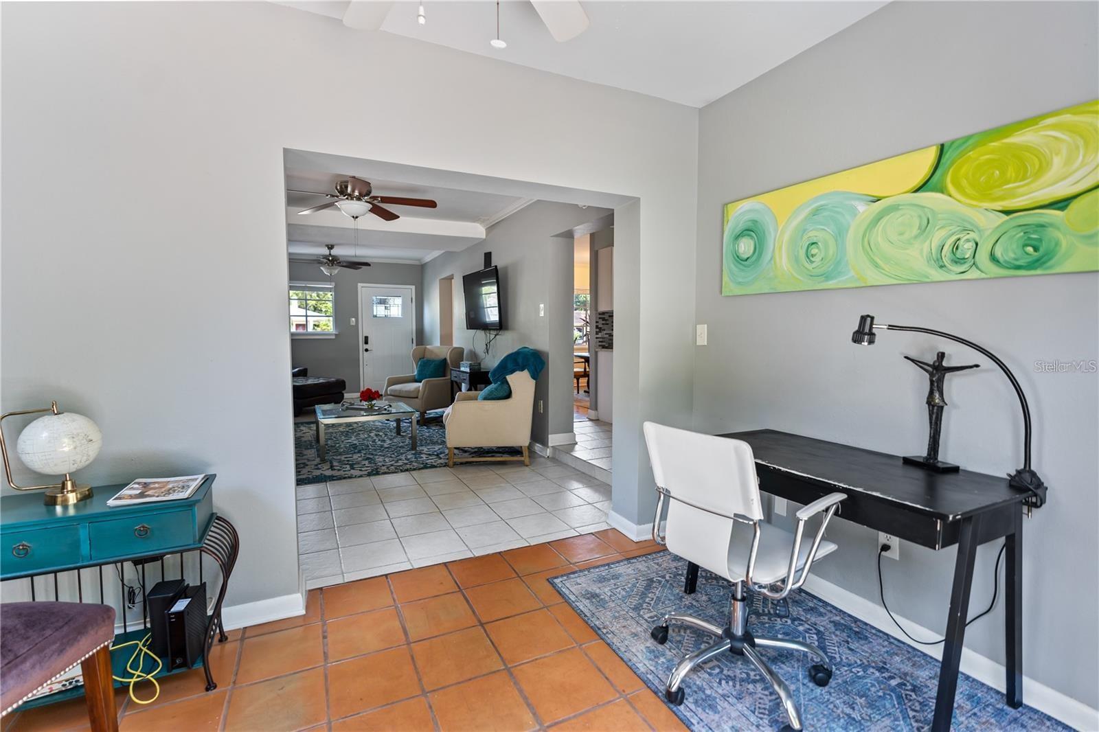 3005 W HELEN AVE — photo 19