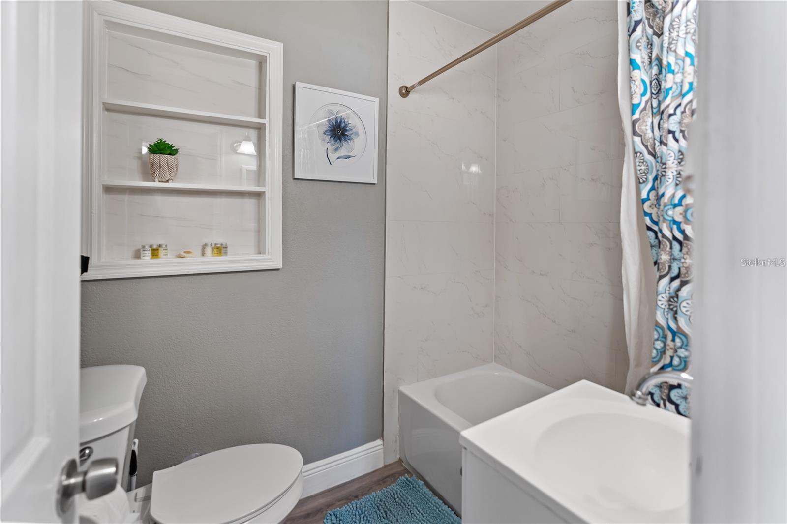 3005 W HELEN AVE — photo 28