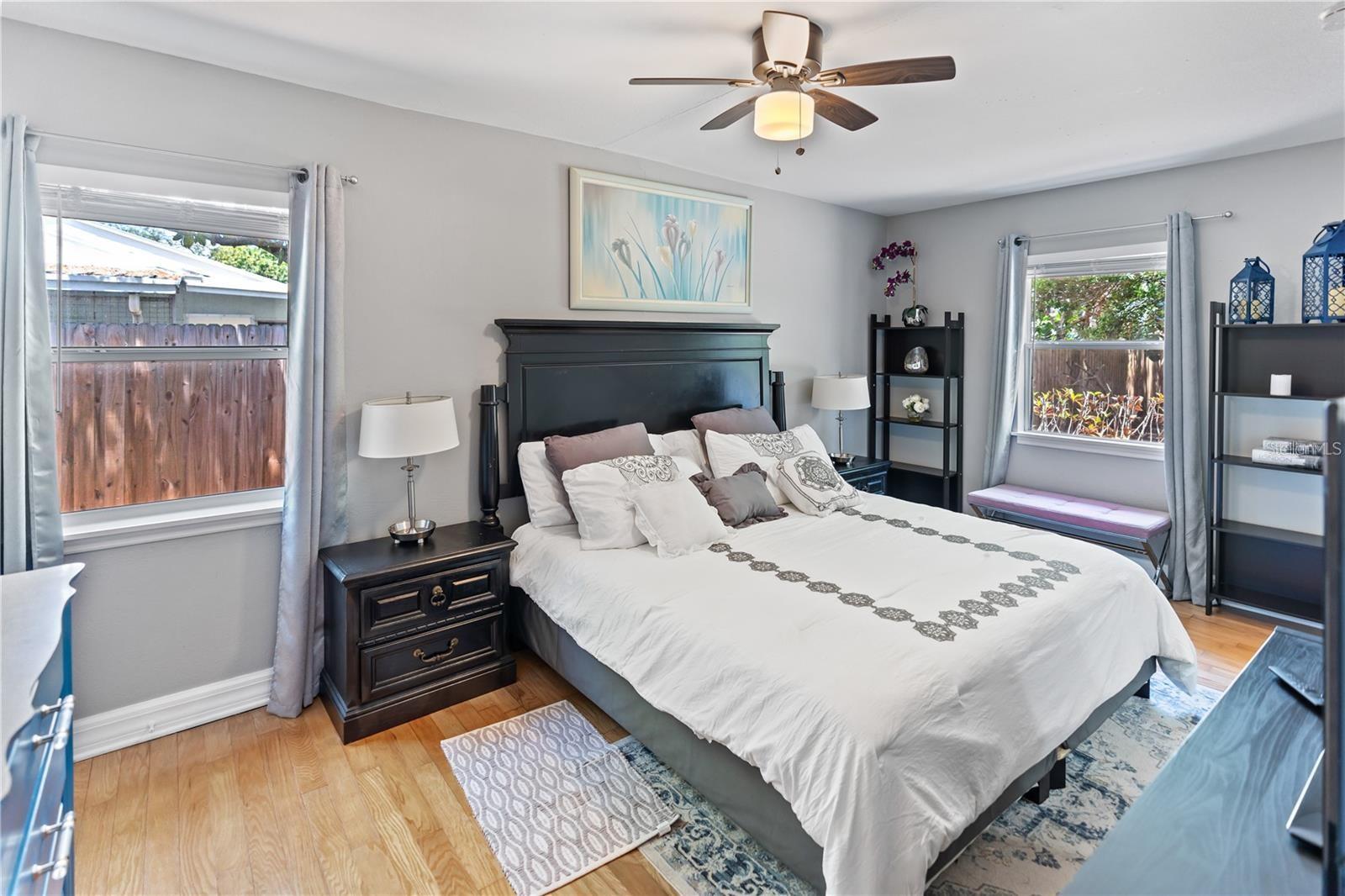 3005 W HELEN AVE — photo 25