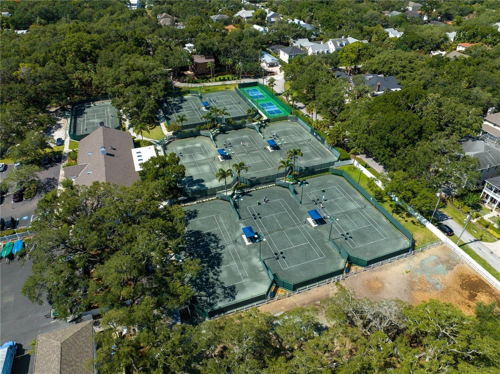3005 W HELEN AVE — photo 40