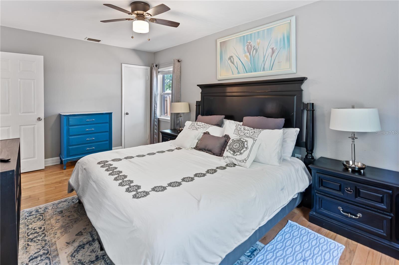 3005 W HELEN AVE — photo 26
