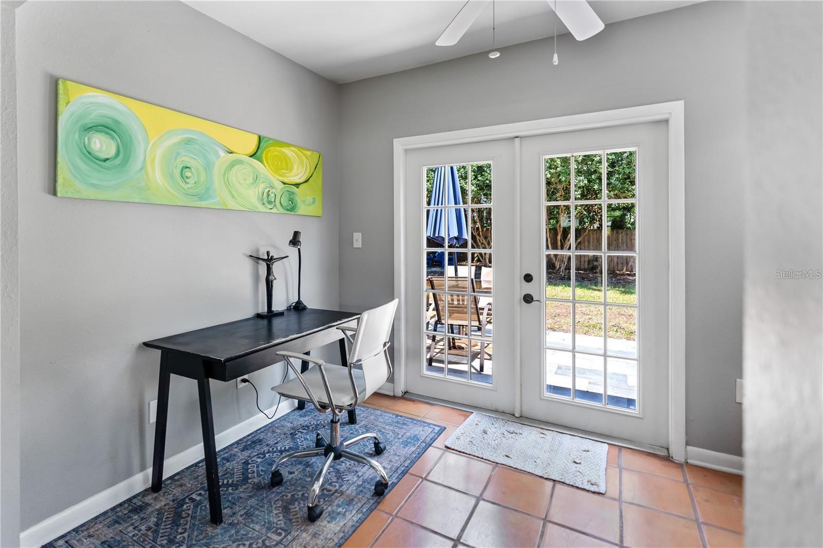 3005 W HELEN AVE — photo 16