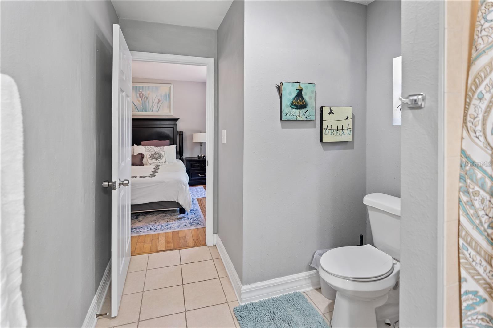 3005 W HELEN AVE — photo 24