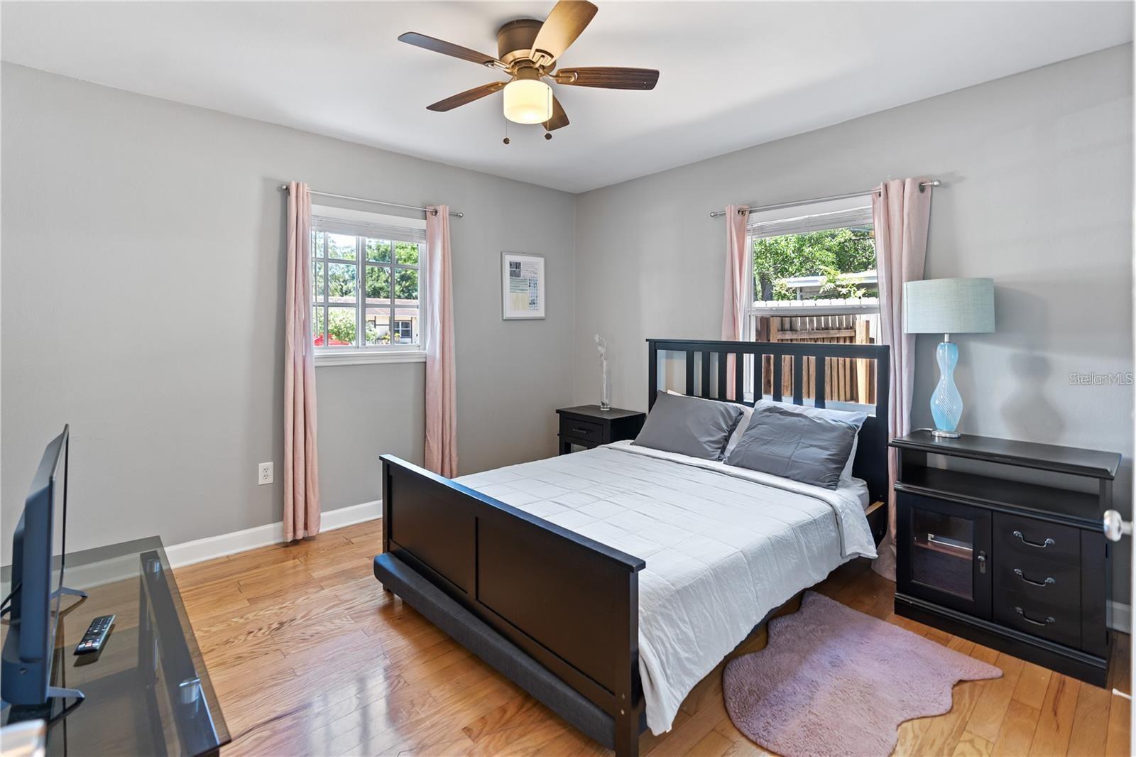 3005 W HELEN AVE — photo 21