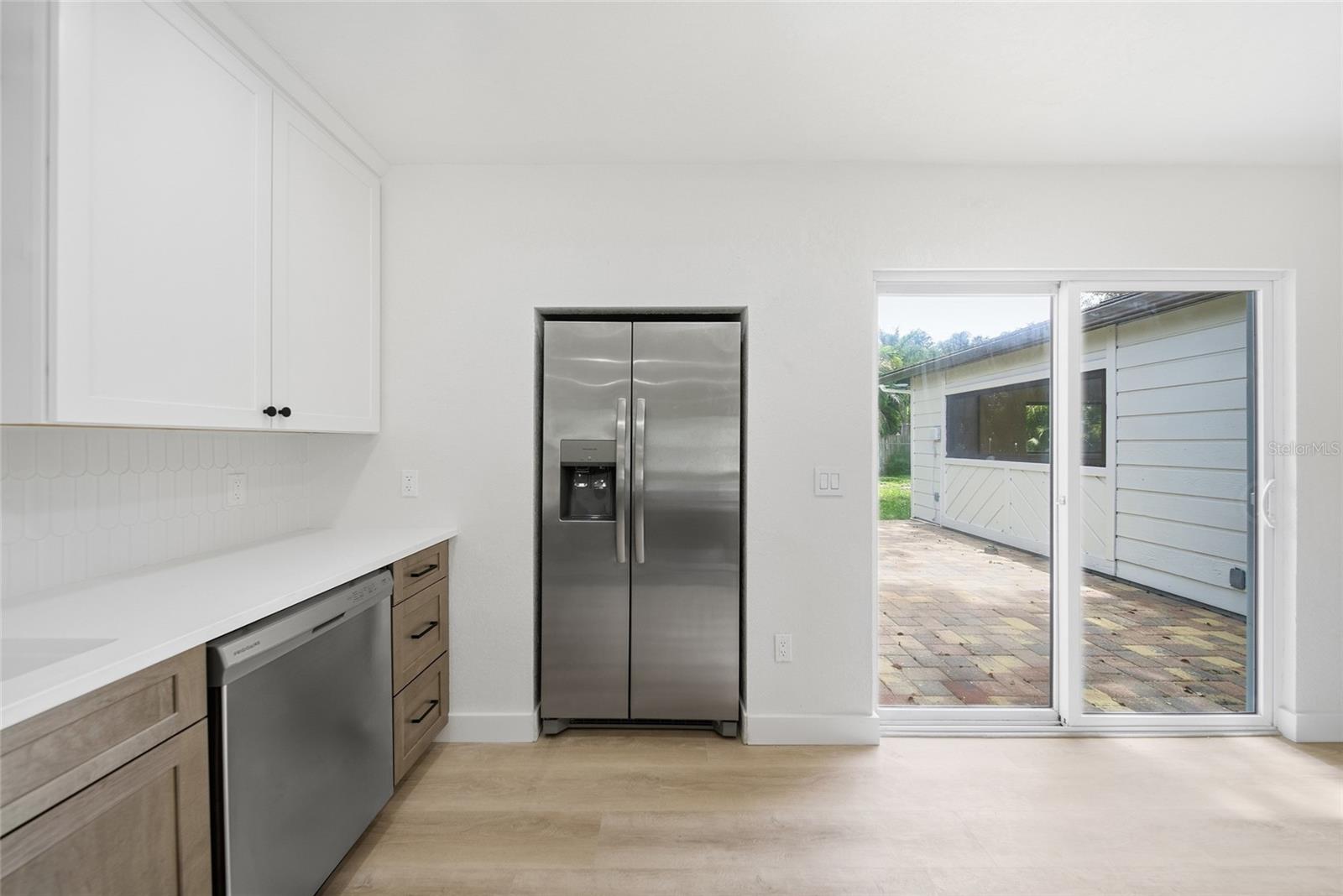 815 POINSETTIA AVE — photo 8