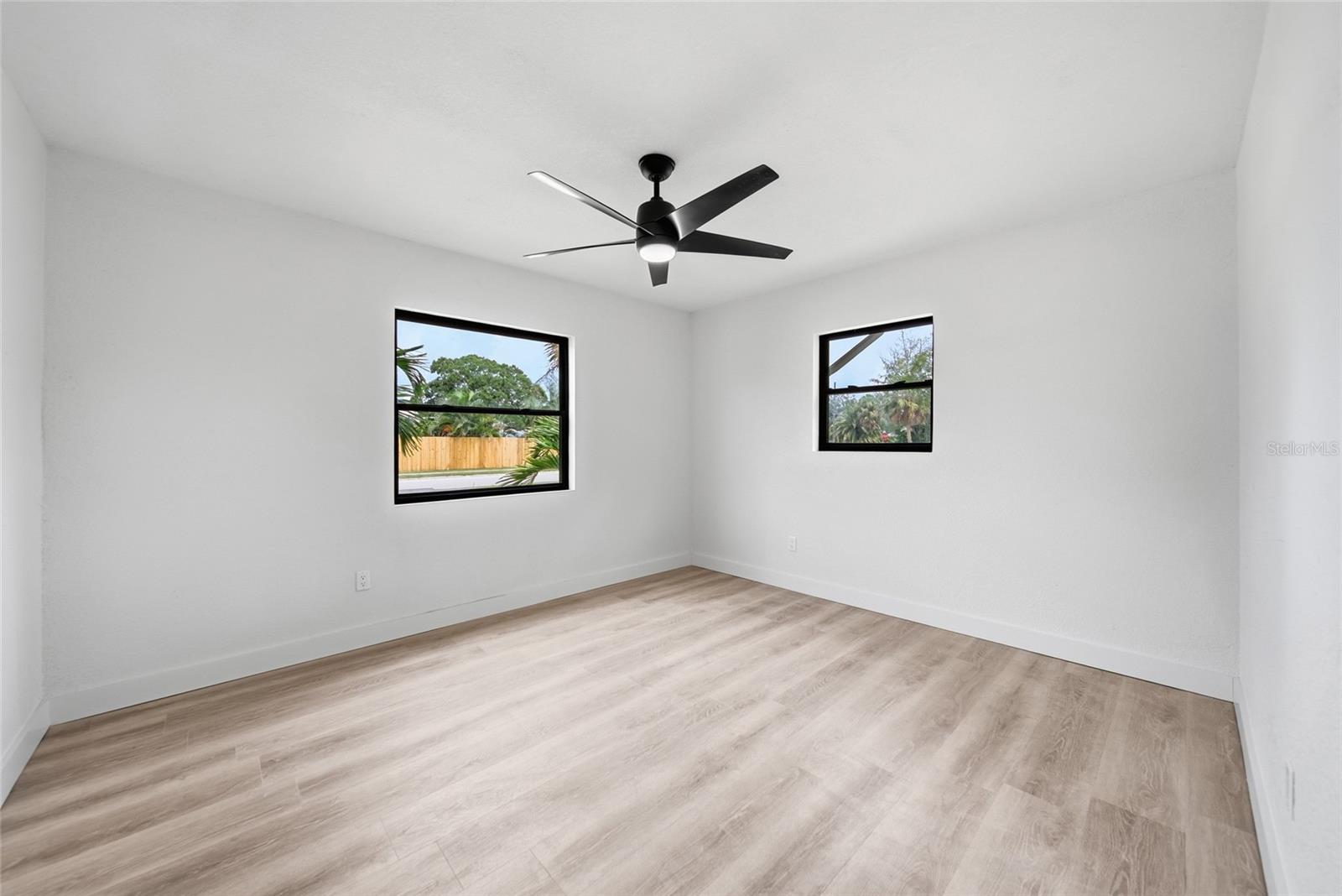 815 POINSETTIA AVE — photo 13