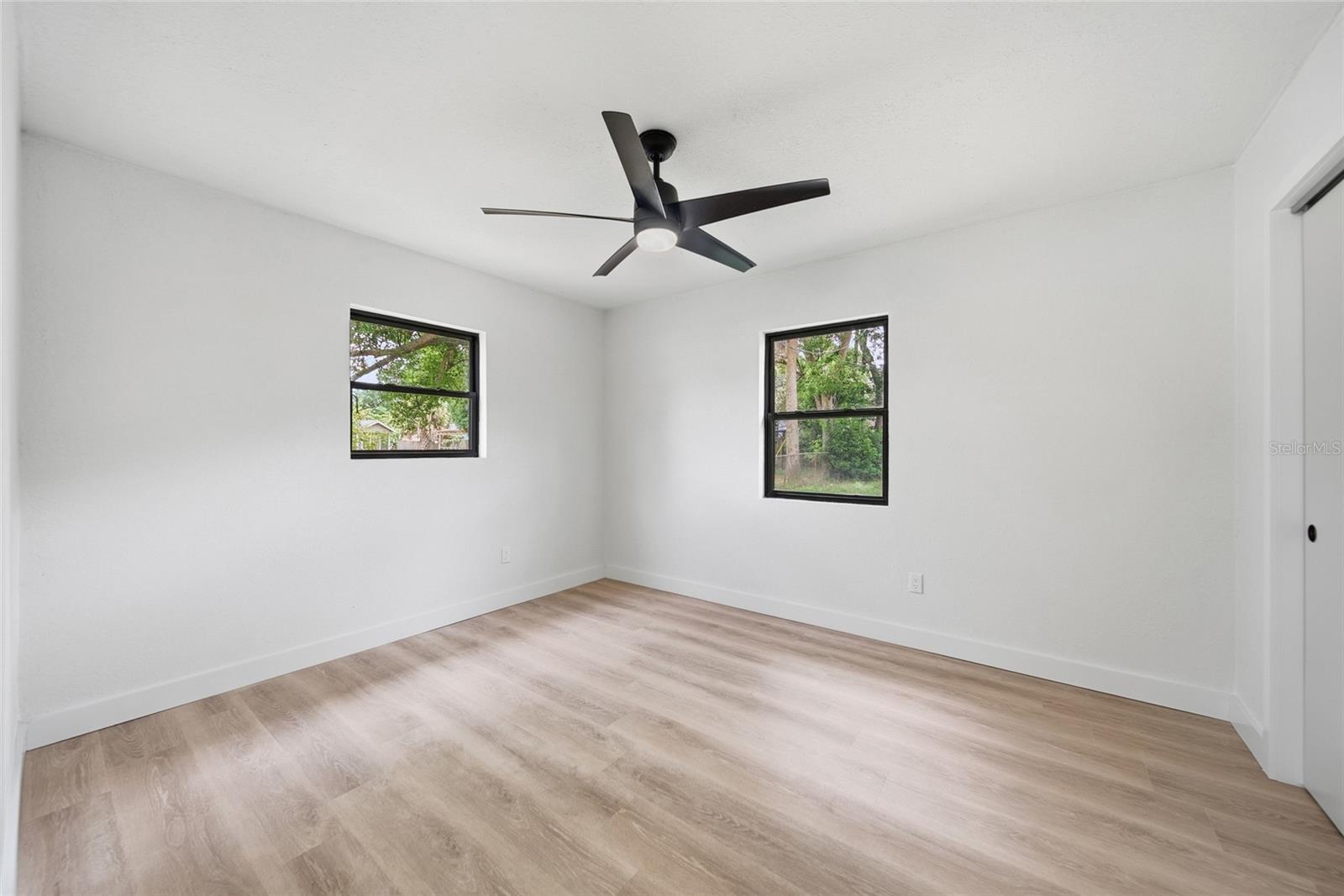 815 POINSETTIA AVE — photo 9
