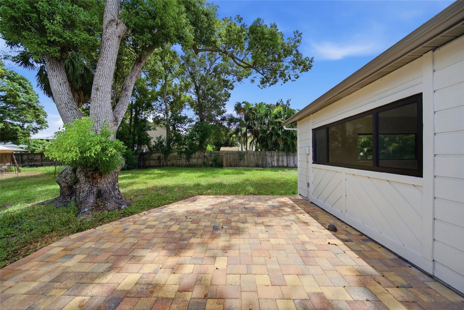 815 POINSETTIA AVE — photo 22