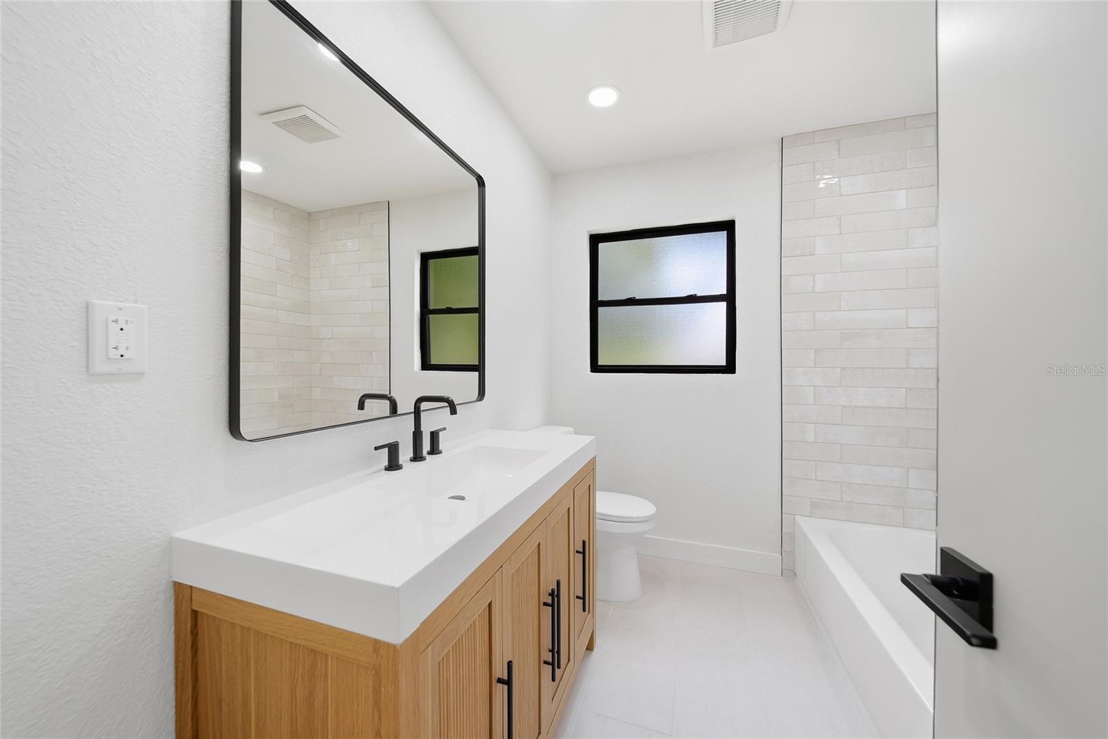 815 POINSETTIA AVE — photo 11