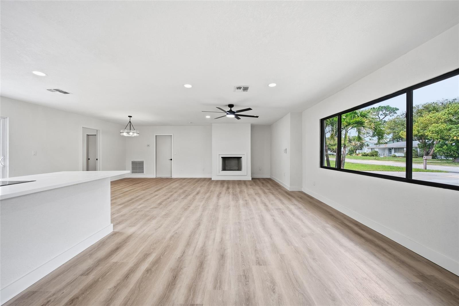 815 POINSETTIA AVE — photo 6