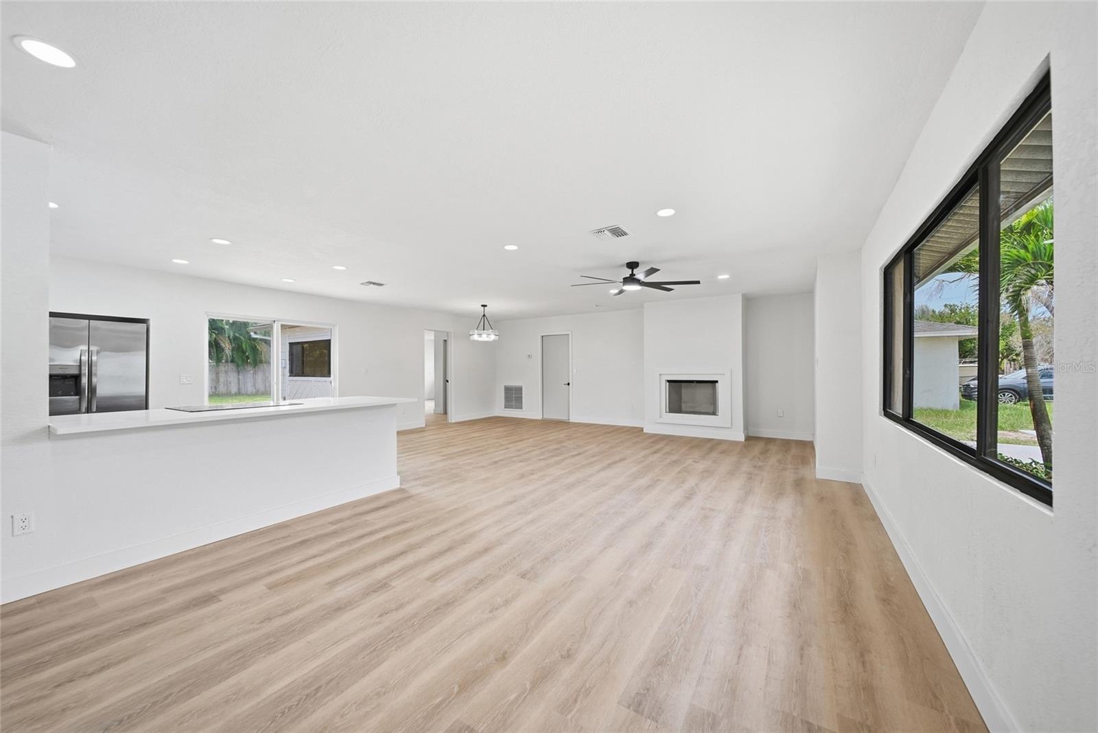 815 POINSETTIA AVE — photo 5