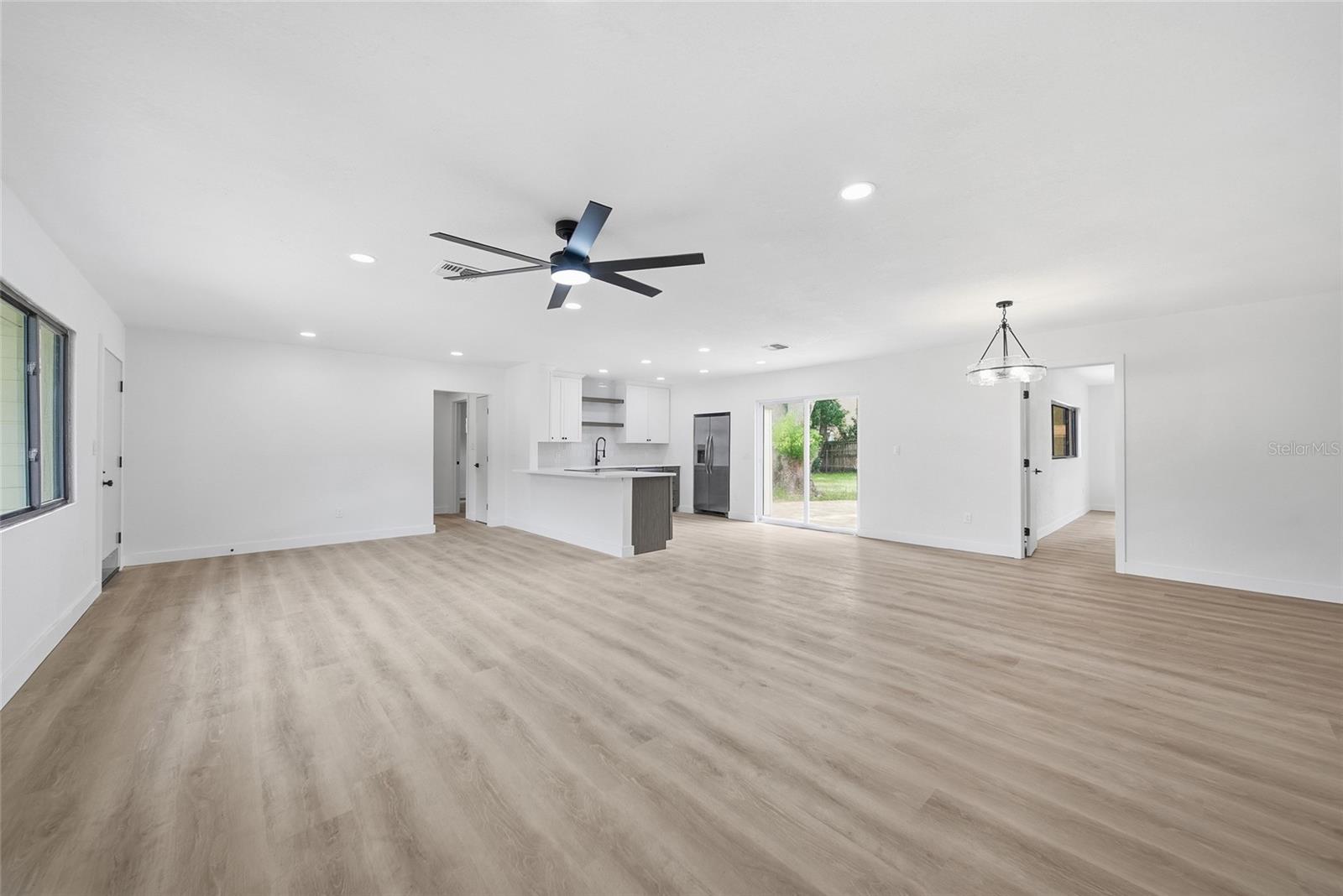 815 POINSETTIA AVE — photo 7