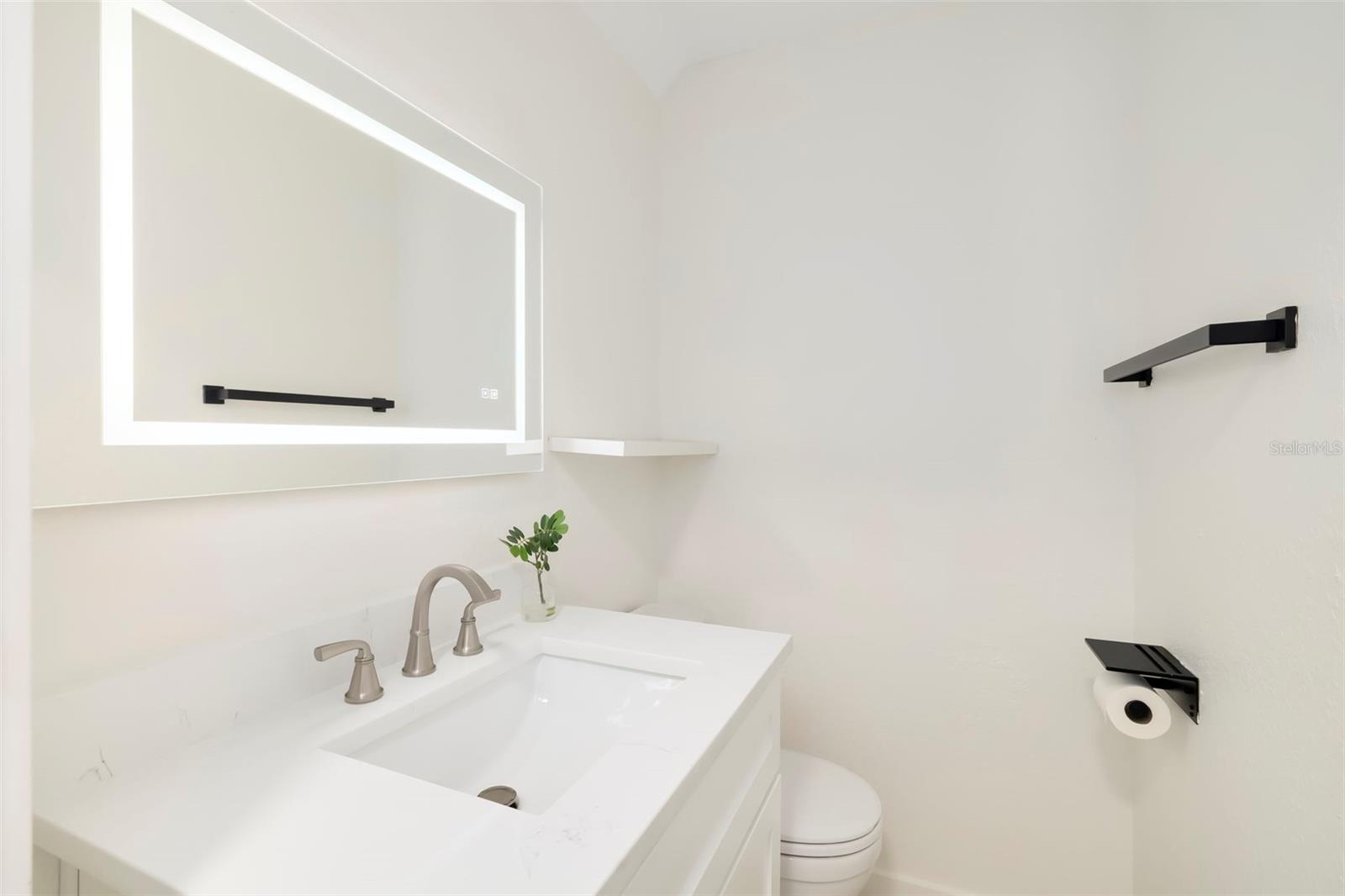 206 BEACON HARBOUR LOOP — photo 17