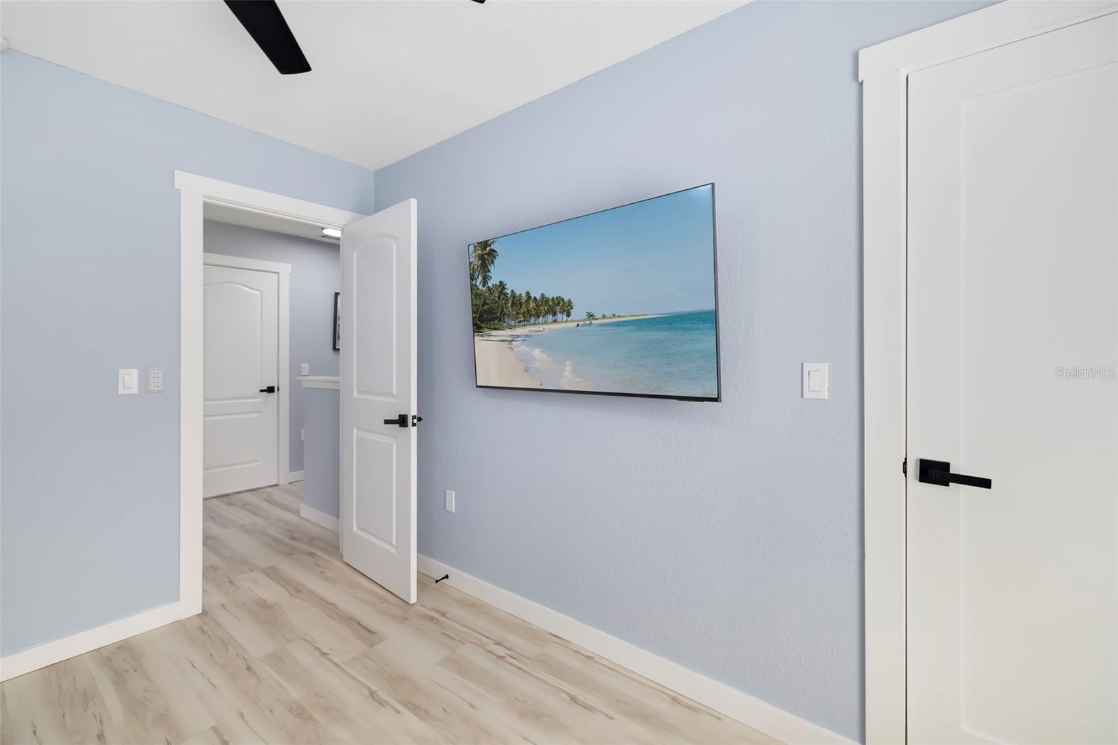 206 BEACON HARBOUR LOOP — photo 38