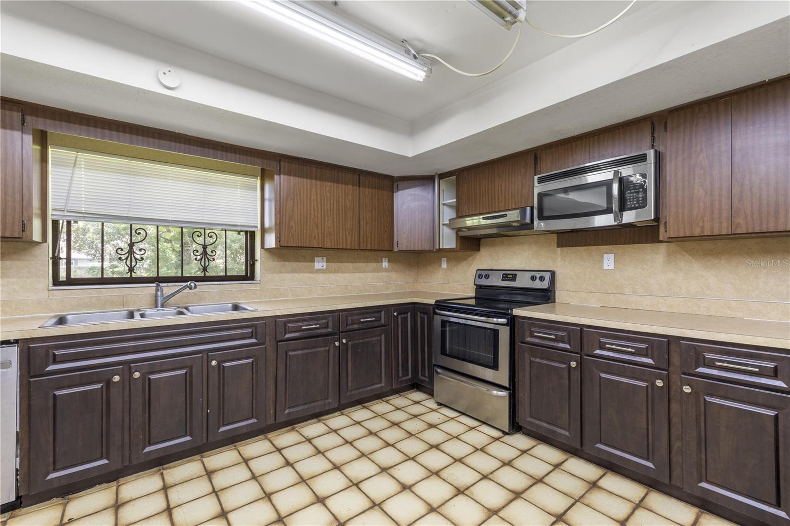 4803 EHRLICH RD #B — photo 23