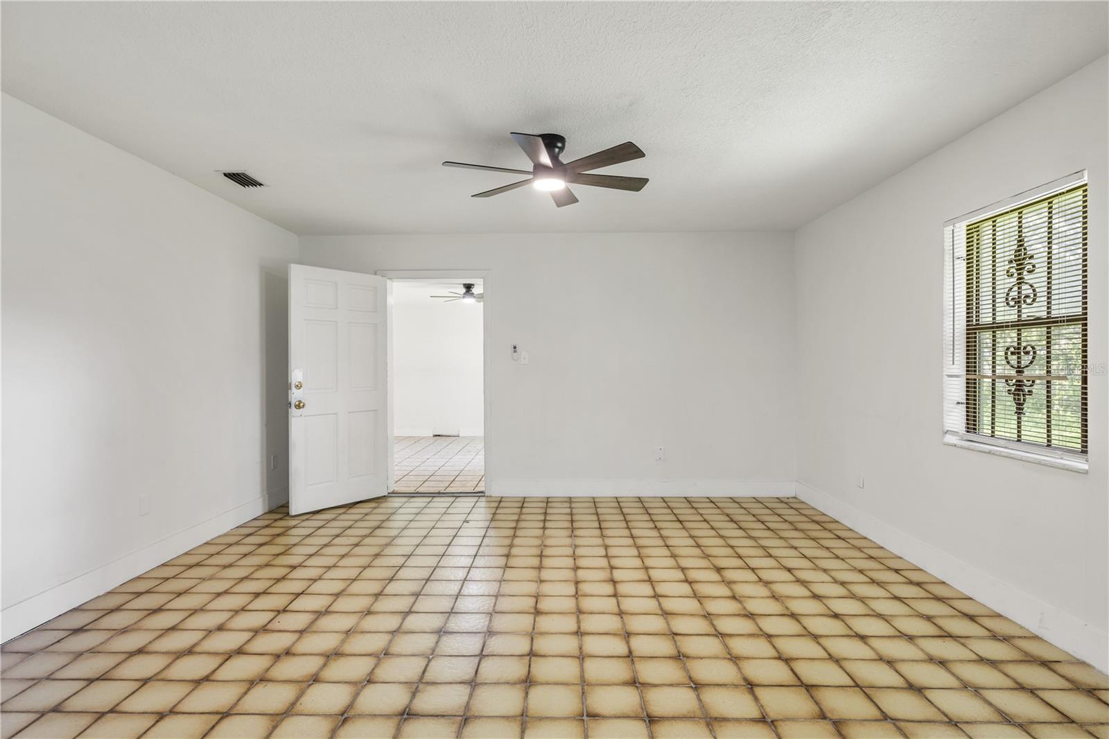 4803 EHRLICH RD #B — photo 25