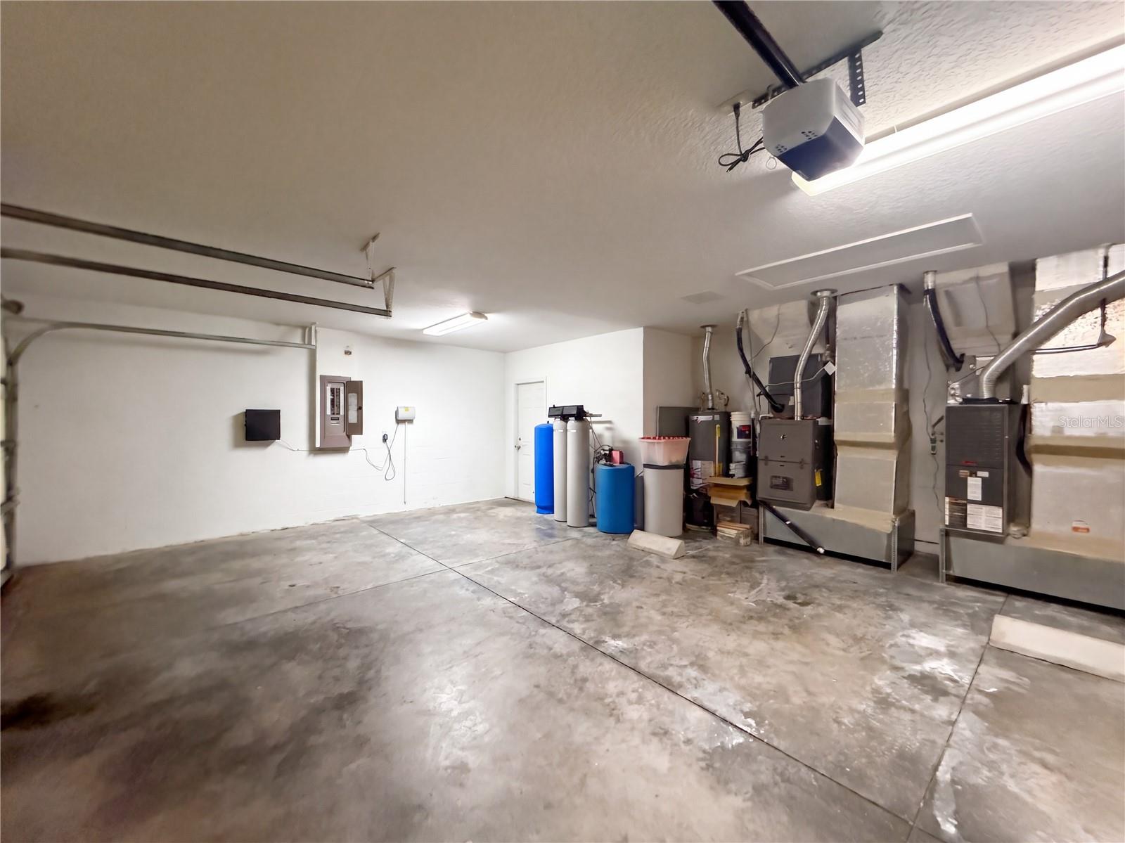 14275 CREEK RUN DR — photo 38