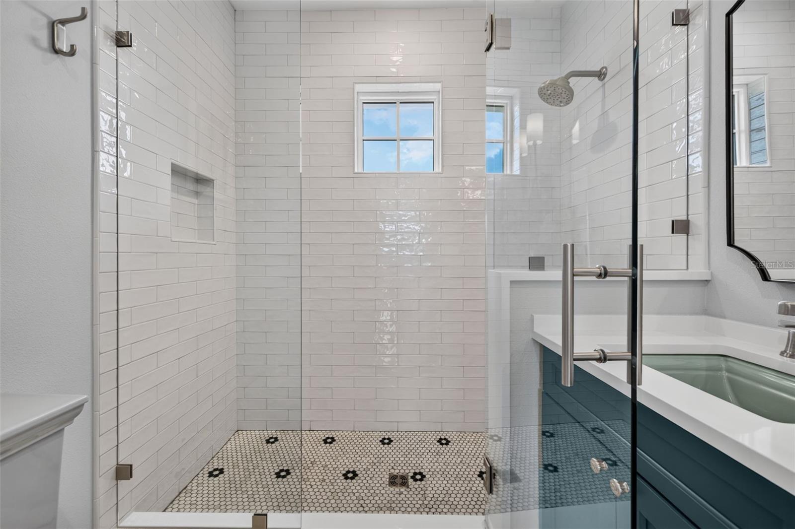 239 39TH AVE NE — photo 34