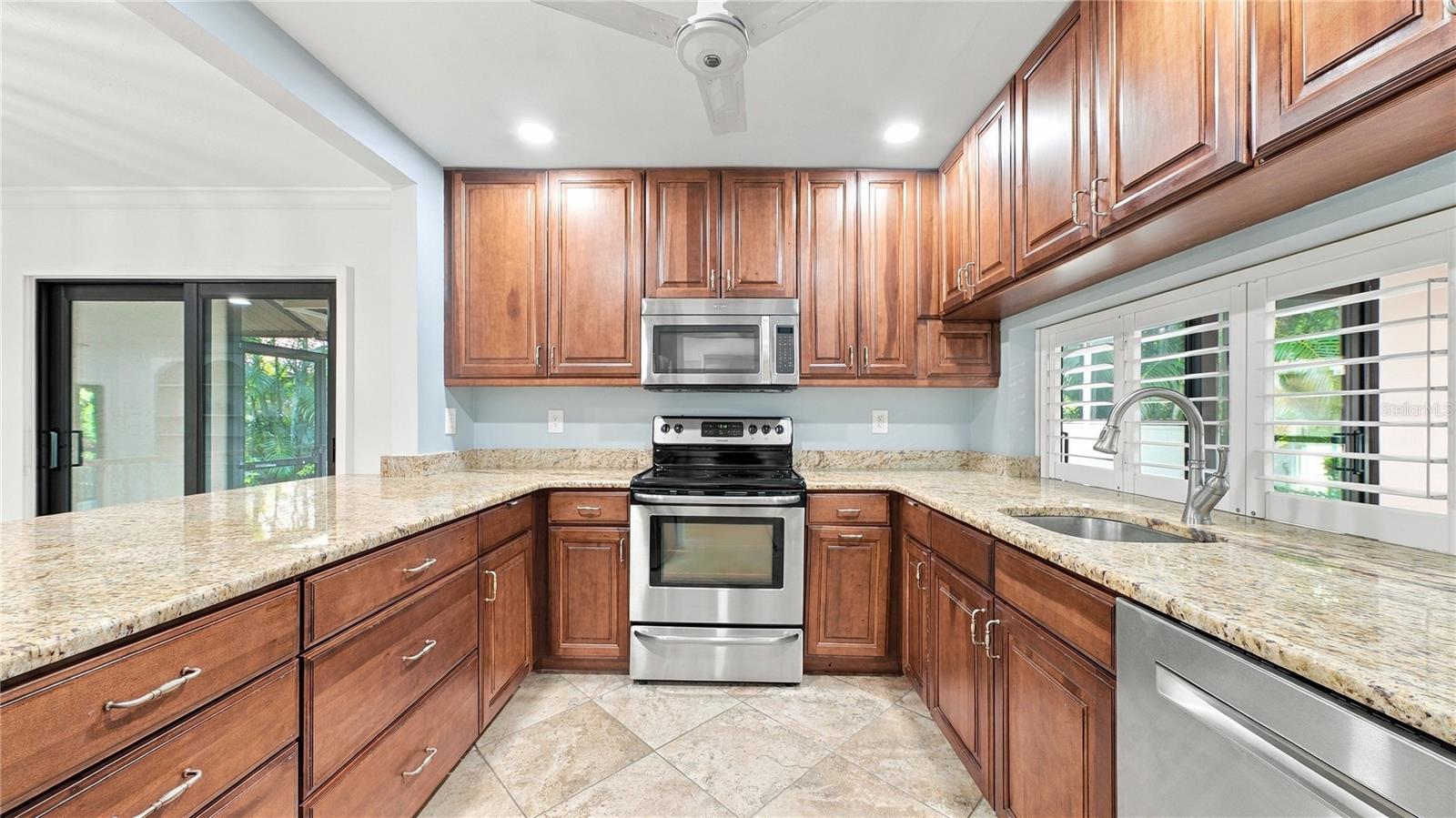 4802 KESTRAL PARK CIR #22 — photo 10