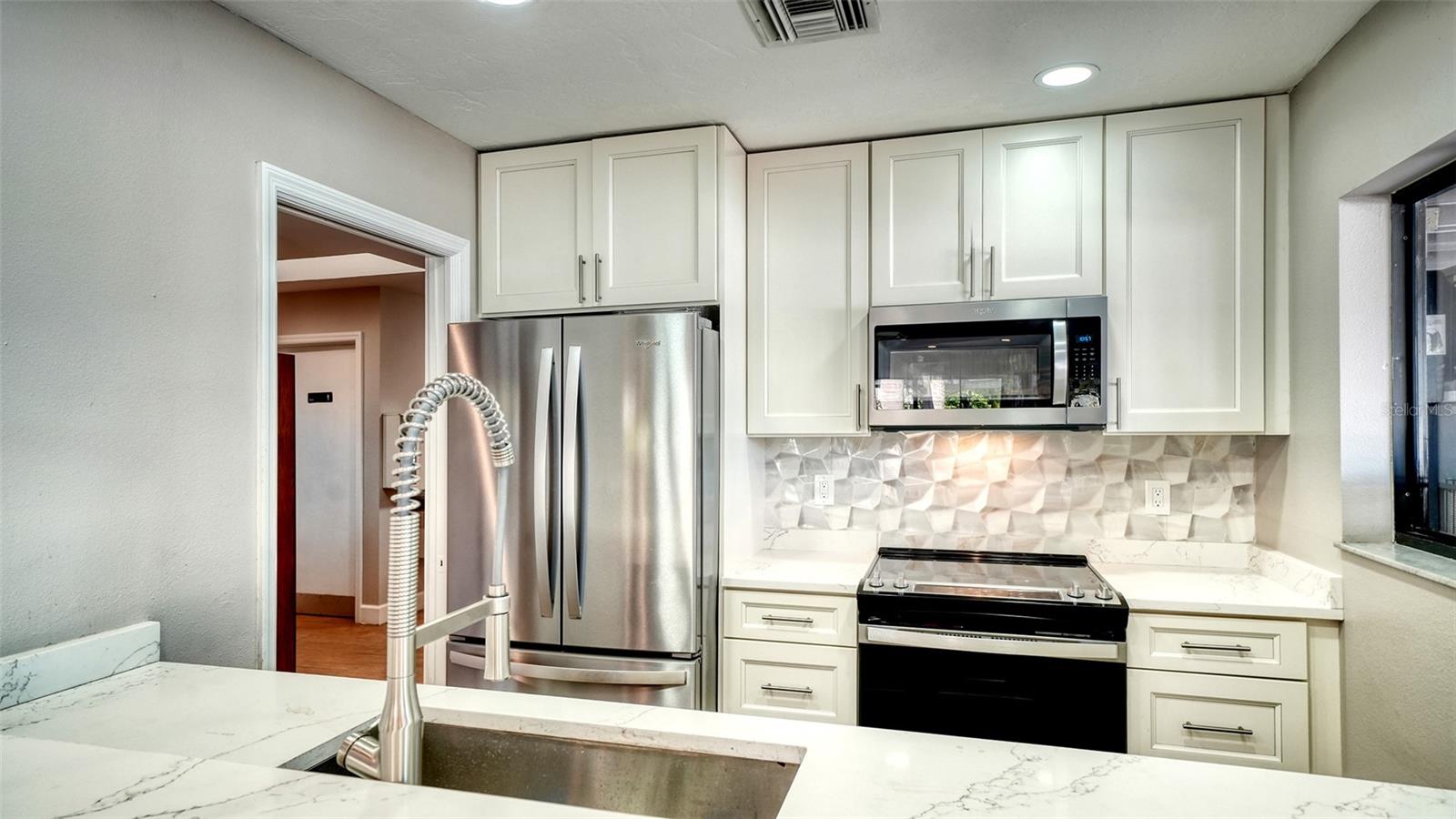 4802 KESTRAL PARK CIR #22 — photo 30