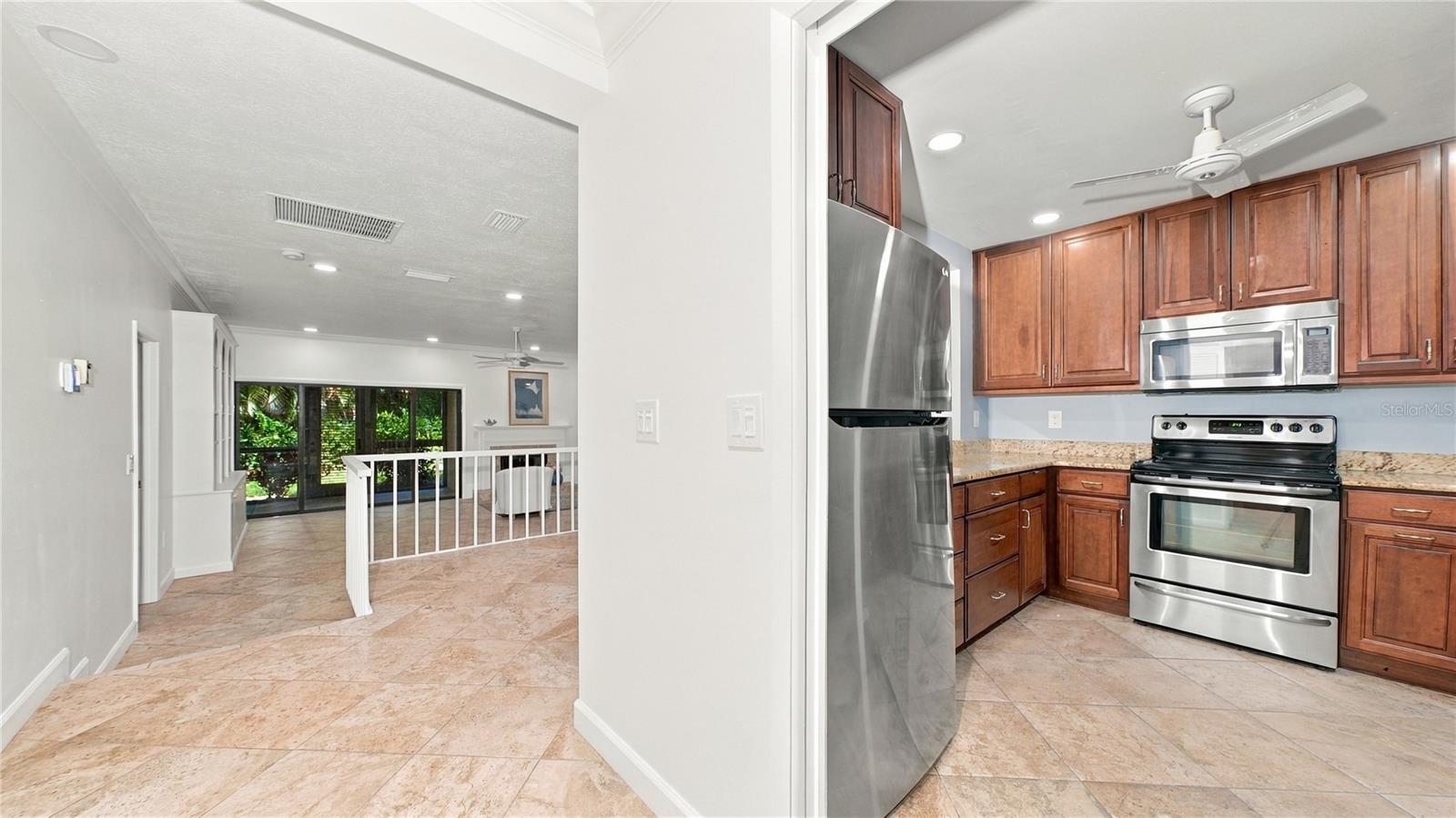 4802 KESTRAL PARK CIR #22 — photo 6