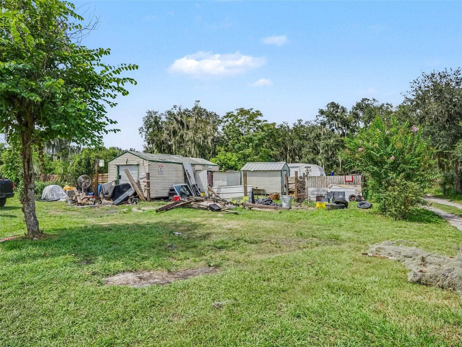 11121 LITHIA PINECREST RD — photo 16