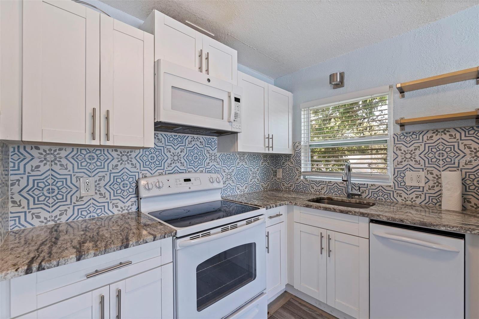4801 S 14TH AVE — photo 9