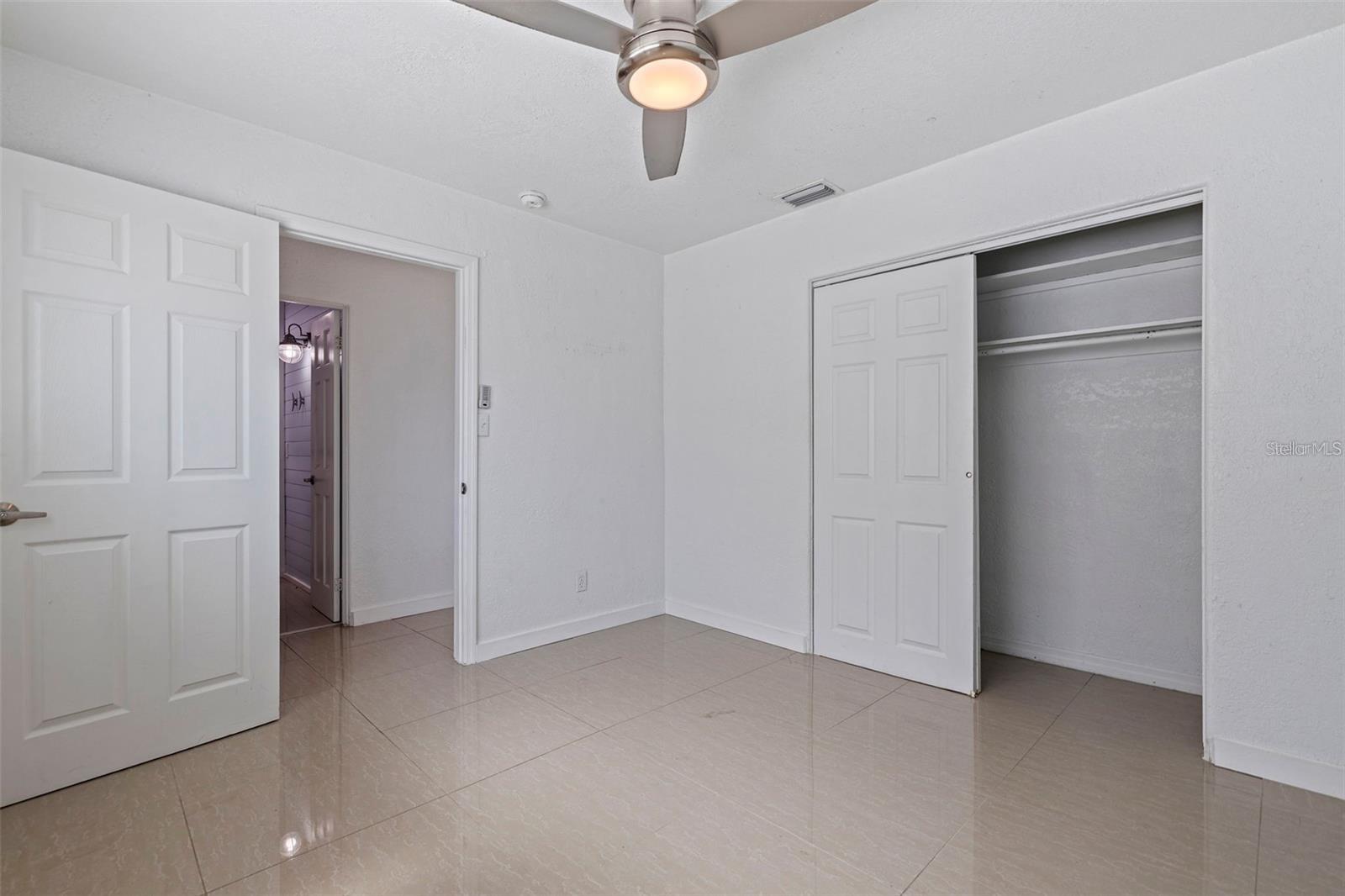 4801 S 14TH AVE — photo 16