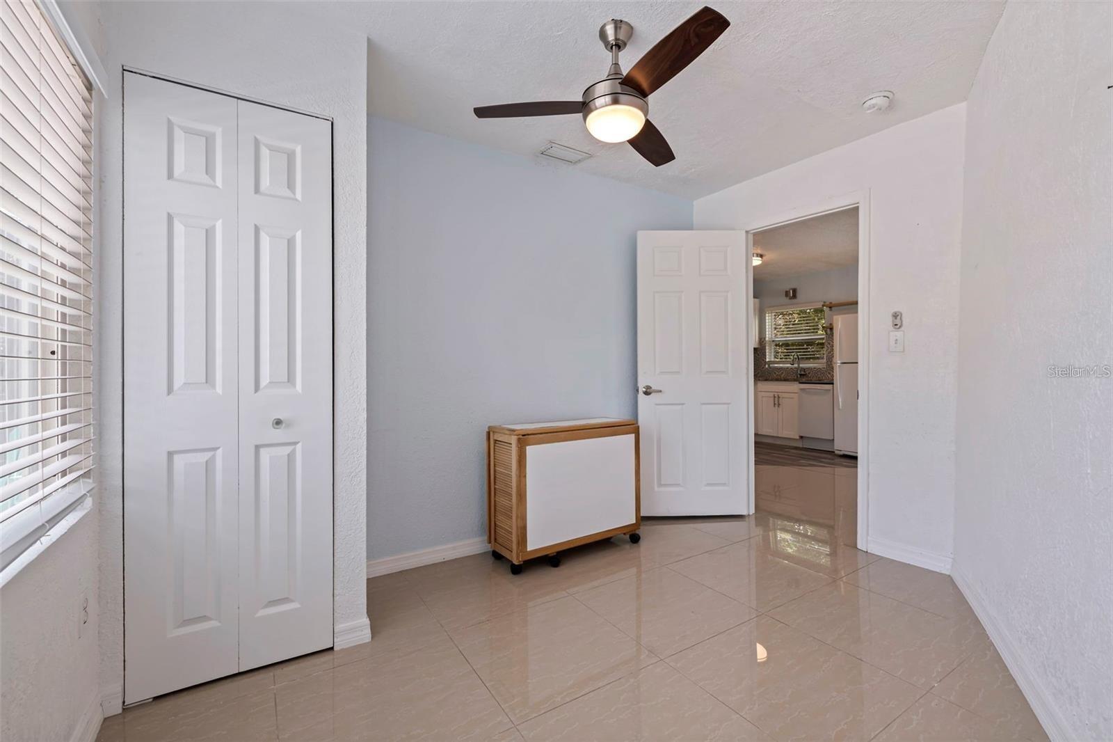 4801 S 14TH AVE — photo 12