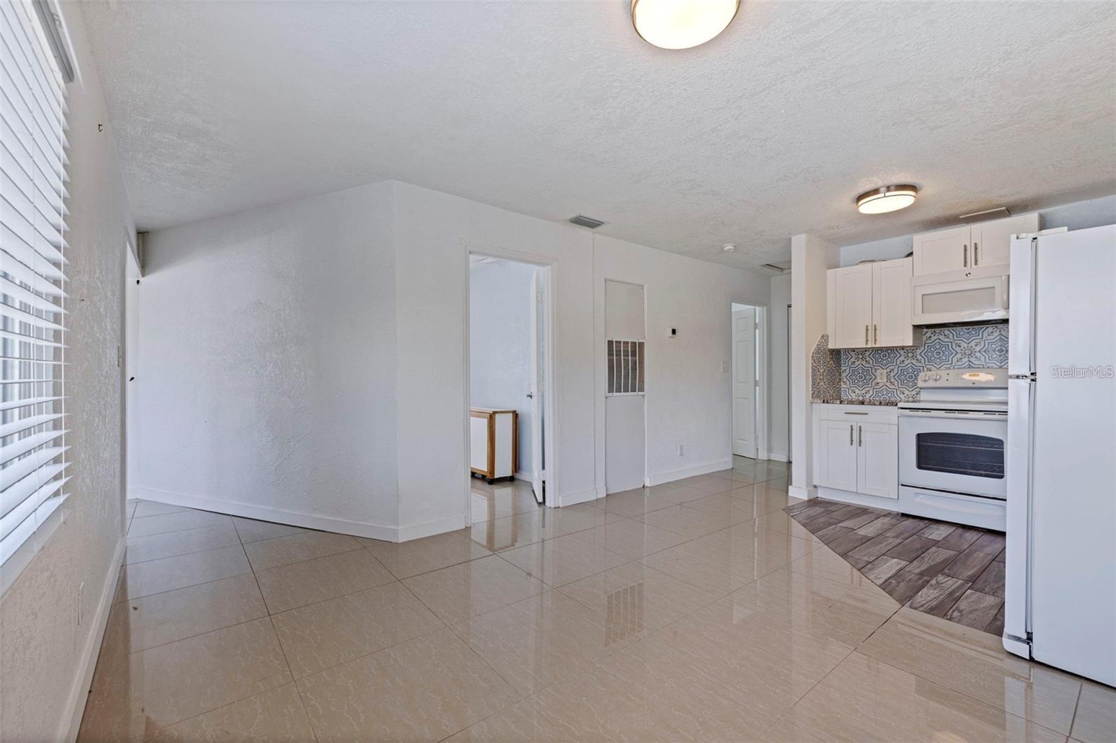 4801 S 14TH AVE — photo 8