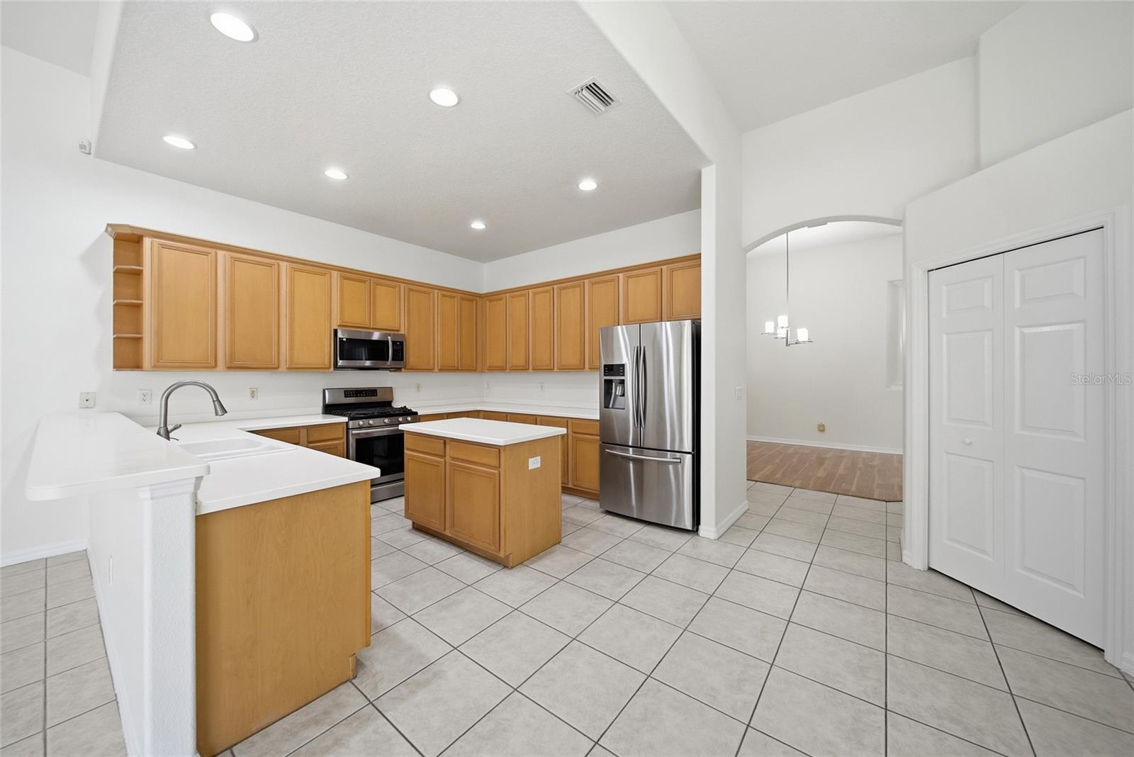 8357 GOLDEN PRAIRIE DR — photo 18