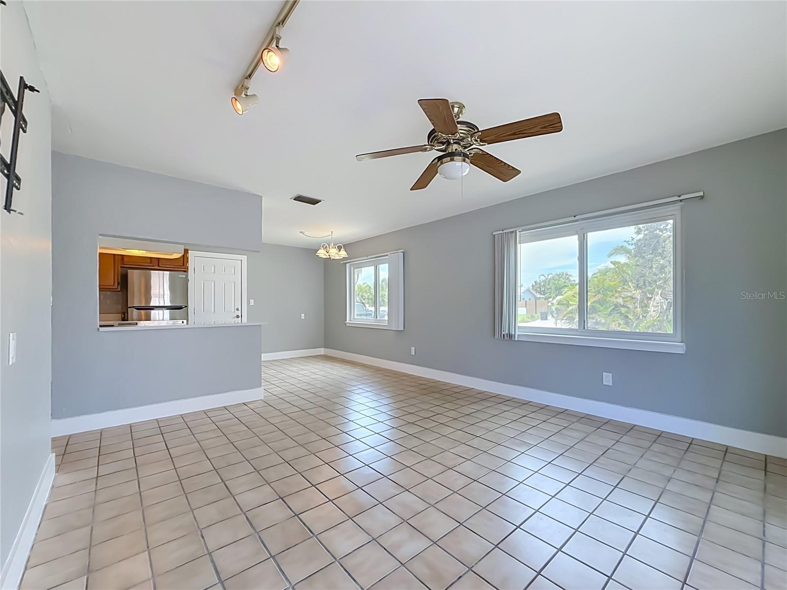 355 39TH AVE — photo 9