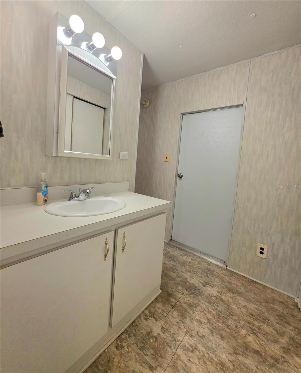 37015 KAREN AVE — photo 29