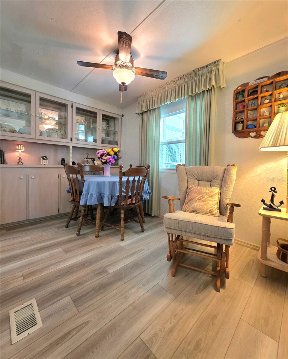 37015 KAREN AVE — photo 12