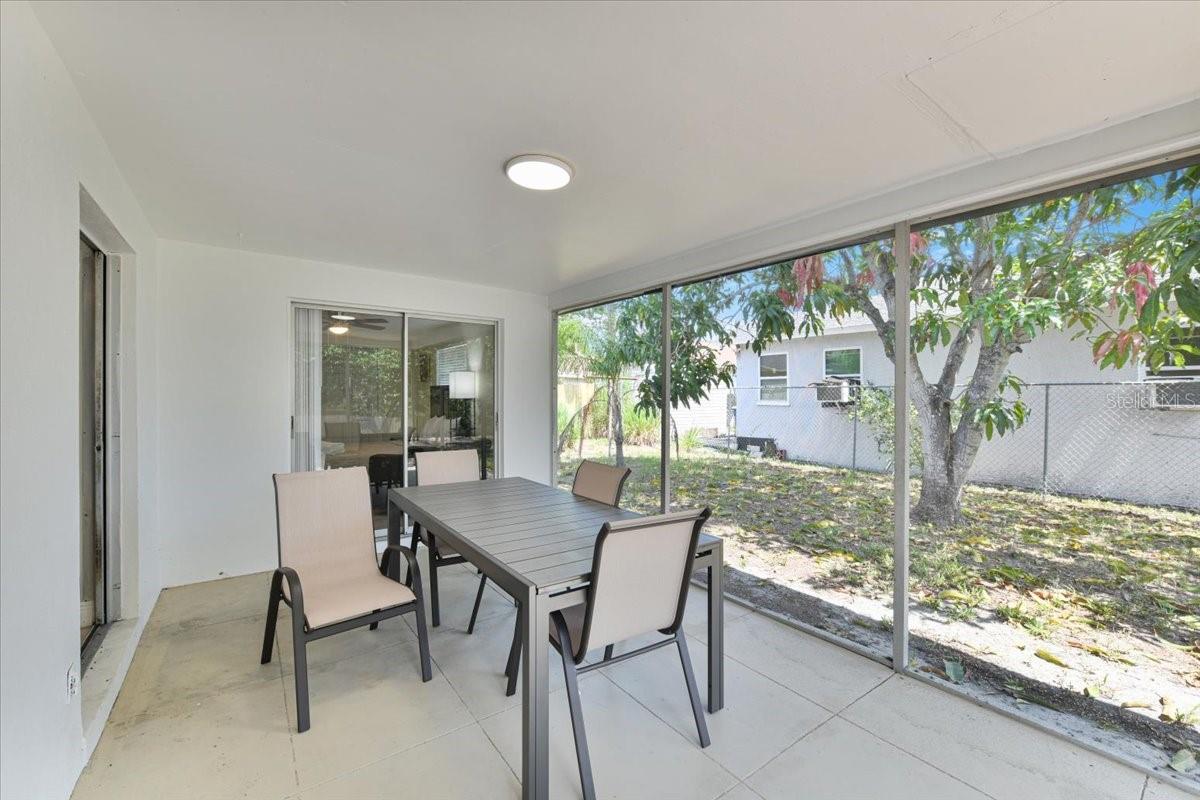 1114 LA SALLE ST — photo 32