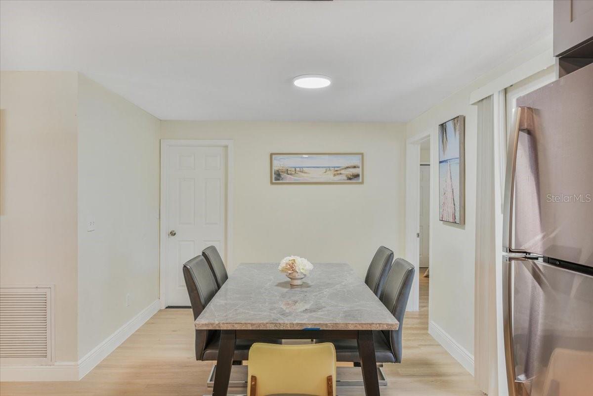 1114 LA SALLE ST — photo 28